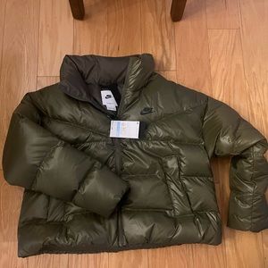 Brand new Nike Womens puffer.